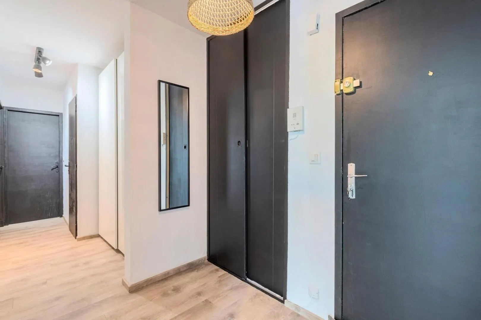 Charming Apartment With Parking And Balcony. La Madeleine   La Madeleine (Nord)